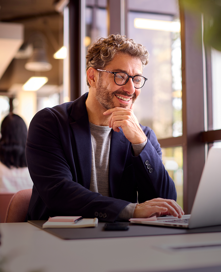 <p>Pour accéder à votre Espace,</p>
<p><span style="color: #7900f0;">sélectionnez votre profil</span></p>
